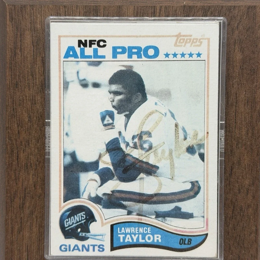 1982‎ Topps Lawrence Taylor Giants Rookie Card Signed #434 Framed No Paperwork